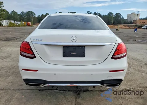 2017 Mercedes-Benz E 300 z USA, uszkodzony, nr VIN WDDZF4JBXHA084367